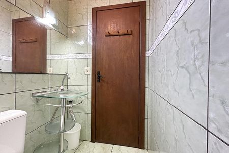 Casa à venda com 132m², 2 quartos e 2 vagas Casa à venda com 132m², 2 quartos e 2 vagasBanheiro