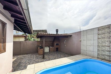 Casa à venda com 132m², 2 quartos e 2 vagas Casa à venda com 132m², 2 quartos e 2 vagasÁrea comum - Piscina