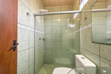 Casa à venda com 132m², 2 quartos e 2 vagas Casa à venda com 132m², 2 quartos e 2 vagasBanheiro