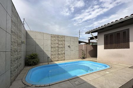 Casa à venda com 132m², 2 quartos e 2 vagas Casa à venda com 132m², 2 quartos e 2 vagasÁrea comum - Piscina