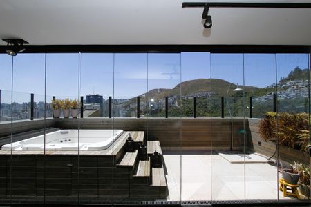 Apartamento à venda com 160m², 4 quartos e 2 vagasTerraço