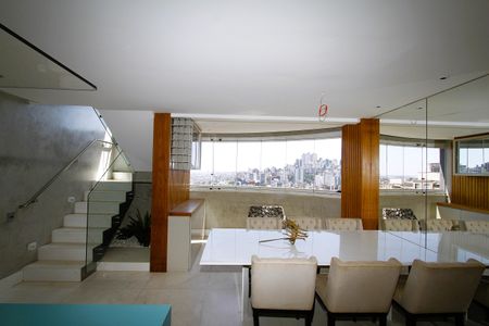 Apartamento à venda com 160m², 4 quartos e 2 vagasSala