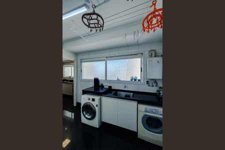Apartamento à venda com 204m², 3 quartos e 4 vagas Apartamento à venda com 204m², 3 quartos e 4 vagasÁrea de Serviço