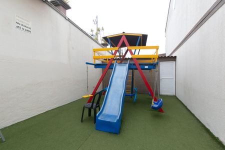 Casa de condomínio à venda com 72m², 2 quartos e 1 vaga Casa de condomínio à venda com 72m², 2 quartos e 1 vagaÁrea comum - Playground