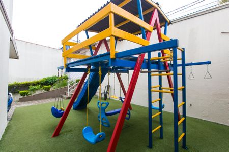 Casa de condomínio à venda com 72m², 2 quartos e 1 vaga Casa de condomínio à venda com 72m², 2 quartos e 1 vagaÁrea comum - Playground