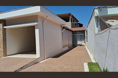 Casa à venda com 160m², 3 quartos e 4 vagas Casa à venda com 160m², 3 quartos e 4 vagasGaragem
