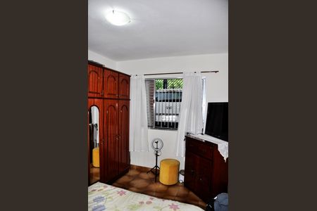Casa de condomínio à venda com 231m², 4 quartos e 1 vaga Casa de condomínio à venda com 231m², 4 quartos e 1 vagaQuarto 1