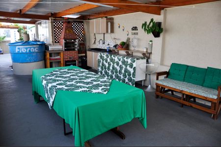 Casa de condomínio à venda com 231m², 4 quartos e 1 vaga Casa de condomínio à venda com 231m², 4 quartos e 1 vagaQuintal