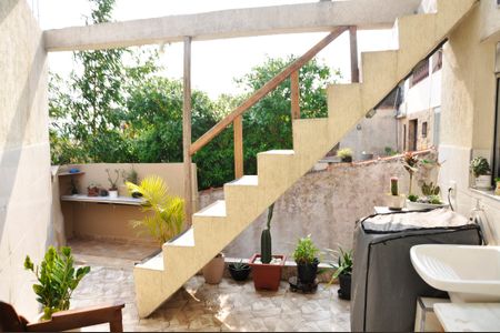 Casa de condomínio à venda com 231m², 4 quartos e 1 vaga Casa de condomínio à venda com 231m², 4 quartos e 1 vagaQuintal