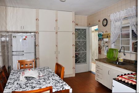 Casa de condomínio à venda com 231m², 4 quartos e 1 vaga Casa de condomínio à venda com 231m², 4 quartos e 1 vagaCozinha