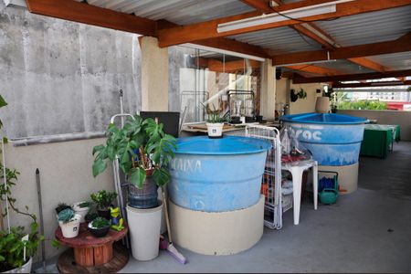 Casa de condomínio à venda com 231m², 4 quartos e 1 vaga Casa de condomínio à venda com 231m², 4 quartos e 1 vagaQuintal