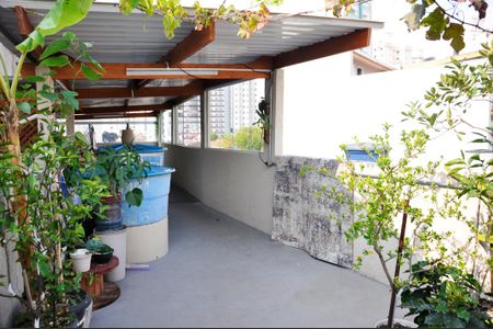 Casa de condomínio à venda com 231m², 4 quartos e 1 vaga Casa de condomínio à venda com 231m², 4 quartos e 1 vagaQuintal