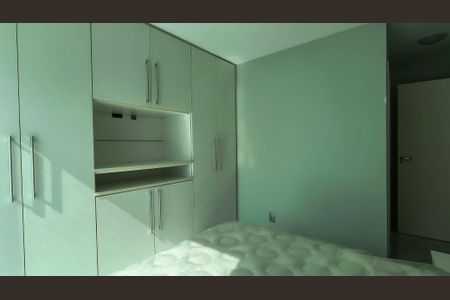 Casa de condomínio à venda com 300m², 3 quartos e 2 vagasSuíte 2