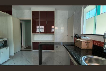 Casa de condomínio à venda com 300m², 3 quartos e 2 vagasCozinha
