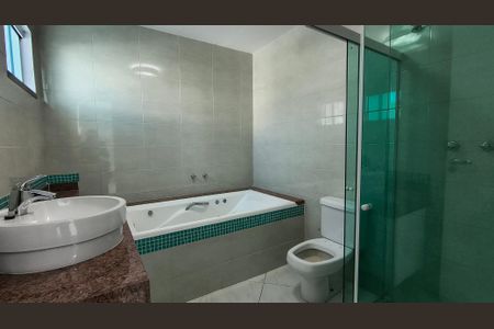 Casa de condomínio à venda com 300m², 3 quartos e 2 vagasBanheiro da Suíte 1