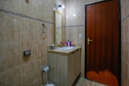Casa à venda com 175m², 3 quartos e 3 vagas Casa à venda com 175m², 3 quartos e 3 vagasBanheiro