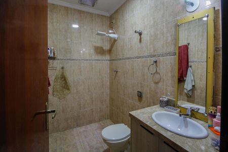 Casa à venda com 175m², 3 quartos e 3 vagas Casa à venda com 175m², 3 quartos e 3 vagasBanheiro