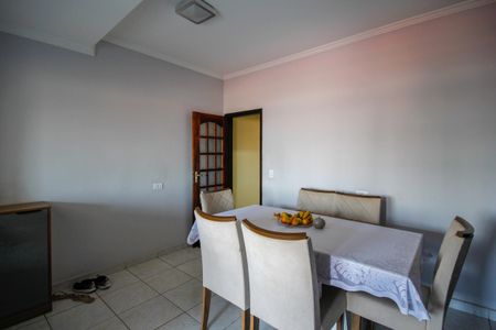 Casa à venda com 175m², 3 quartos e 3 vagas Casa à venda com 175m², 3 quartos e 3 vagasCopa