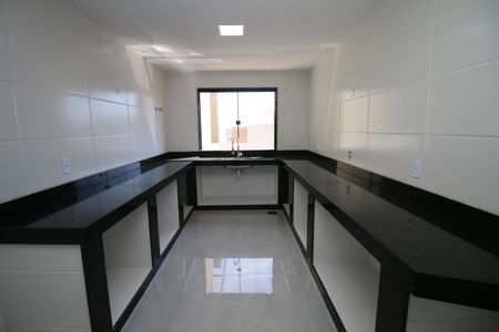 Casa à venda com 320m², 4 quartos e 2 vagasCozinha