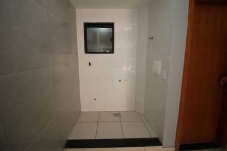 Casa à venda com 320m², 4 quartos e 2 vagasBanheiro de Serviço