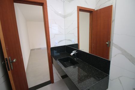 Casa à venda com 320m², 4 quartos e 2 vagasBanheiro da Suíte 1