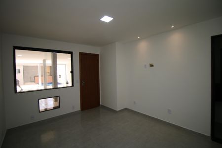 Casa à venda com 320m², 4 quartos e 2 vagasQuarto de Serviço