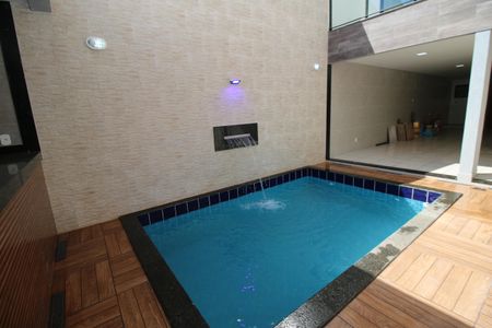 Casa à venda com 320m², 4 quartos e 2 vagasÁrea comum - Piscina