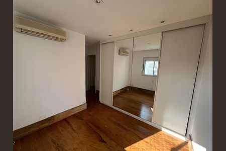 Suíte de apartamento para alugar com 3 quartos, 140m² em Vila Olímpia, São Paulo