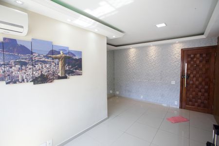 Sala de apartamento à venda com 2 quartos, 58m² em Taquara, Rio de Janeiro