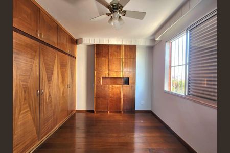 Apartamento à venda com 122m², 4 quartos e 2 vagas Apartamento à venda com 122m², 4 quartos e 2 vagasQuarto 1