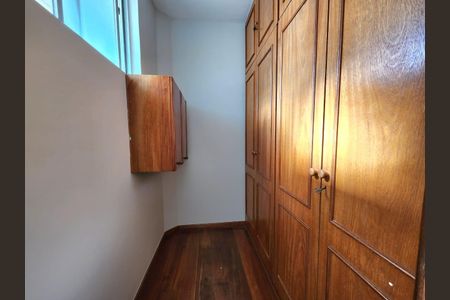 Apartamento à venda com 122m², 4 quartos e 2 vagas Apartamento à venda com 122m², 4 quartos e 2 vagasQuarto de serviço