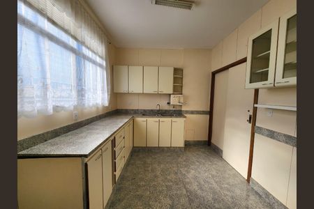 Apartamento à venda com 122m², 4 quartos e 2 vagas Apartamento à venda com 122m², 4 quartos e 2 vagasCozinha