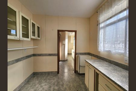 Apartamento à venda com 122m², 4 quartos e 2 vagas Apartamento à venda com 122m², 4 quartos e 2 vagasCozinha