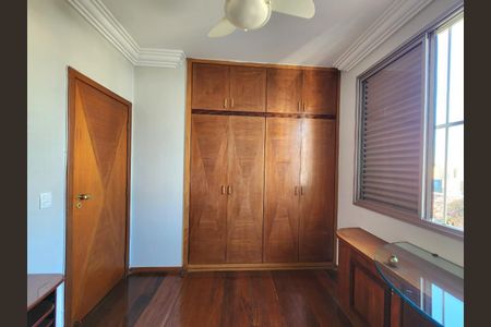 Apartamento à venda com 122m², 4 quartos e 2 vagas Apartamento à venda com 122m², 4 quartos e 2 vagasQuarto 4