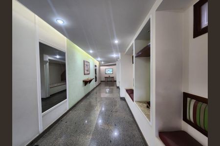 Apartamento à venda com 122m², 4 quartos e 2 vagas Apartamento à venda com 122m², 4 quartos e 2 vagasHall de entrada