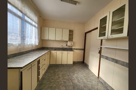 Apartamento à venda com 122m², 4 quartos e 2 vagas Apartamento à venda com 122m², 4 quartos e 2 vagasCozinha
