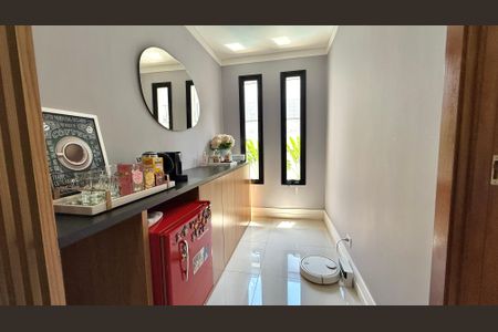 Casa de condomínio à venda com 533m², 4 quartos e 4 vagas Casa de condomínio à venda com 533m², 4 quartos e 4 vagasCorredor