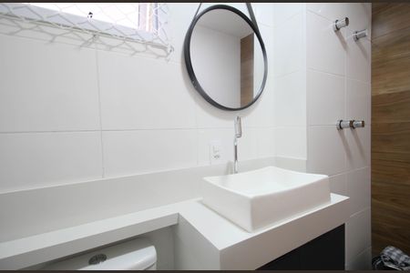 Apartamento à venda com 52m², 2 quartos e 1 vaga Apartamento à venda com 52m², 2 quartos e 1 vagaBanheiro