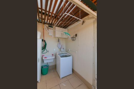 Apartamento à venda com 140m², 2 quartos e 2 vagas Apartamento à venda com 140m², 2 quartos e 2 vagasÁrea de Serviço