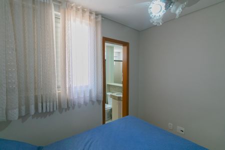 Apartamento à venda com 140m², 2 quartos e 2 vagas Apartamento à venda com 140m², 2 quartos e 2 vagasSuíte 2