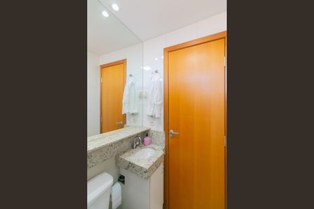 Apartamento à venda com 140m², 2 quartos e 2 vagas Apartamento à venda com 140m², 2 quartos e 2 vagasBanheiro