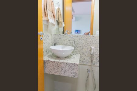 Apartamento à venda com 140m², 2 quartos e 2 vagas Apartamento à venda com 140m², 2 quartos e 2 vagasBanheiro