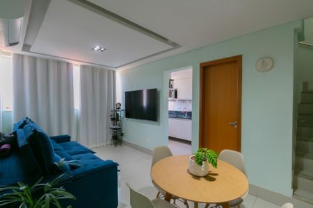 Sala de apartamento à venda com 2 quartos, 140m² em Floresta, Belo Horizonte