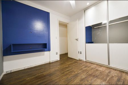 Apartamento à venda com 300m², 3 quartos e 3 vagas Apartamento à venda com 300m², 3 quartos e 3 vagasQuarto 1