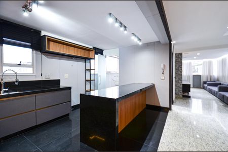 Apartamento à venda com 300m², 3 quartos e 3 vagas Apartamento à venda com 300m², 3 quartos e 3 vagasCozinha