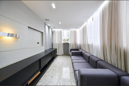 Apartamento à venda com 300m², 3 quartos e 3 vagas Apartamento à venda com 300m², 3 quartos e 3 vagasSala de Estar