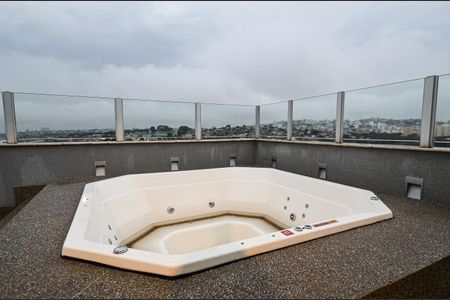 Apartamento à venda com 300m², 3 quartos e 3 vagas Apartamento à venda com 300m², 3 quartos e 3 vagasCobertura