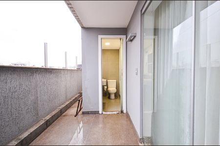 Apartamento à venda com 300m², 3 quartos e 3 vagas Apartamento à venda com 300m², 3 quartos e 3 vagasLavabo 2 Cobertura