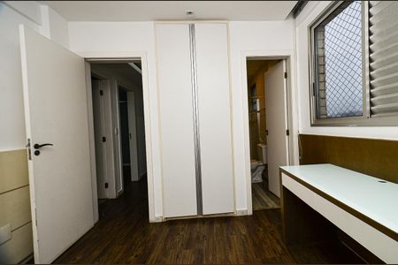 Apartamento à venda com 300m², 3 quartos e 3 vagas Apartamento à venda com 300m², 3 quartos e 3 vagasSuite 1