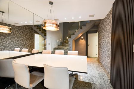 Apartamento à venda com 300m², 3 quartos e 3 vagas Apartamento à venda com 300m², 3 quartos e 3 vagasSala de Jantar